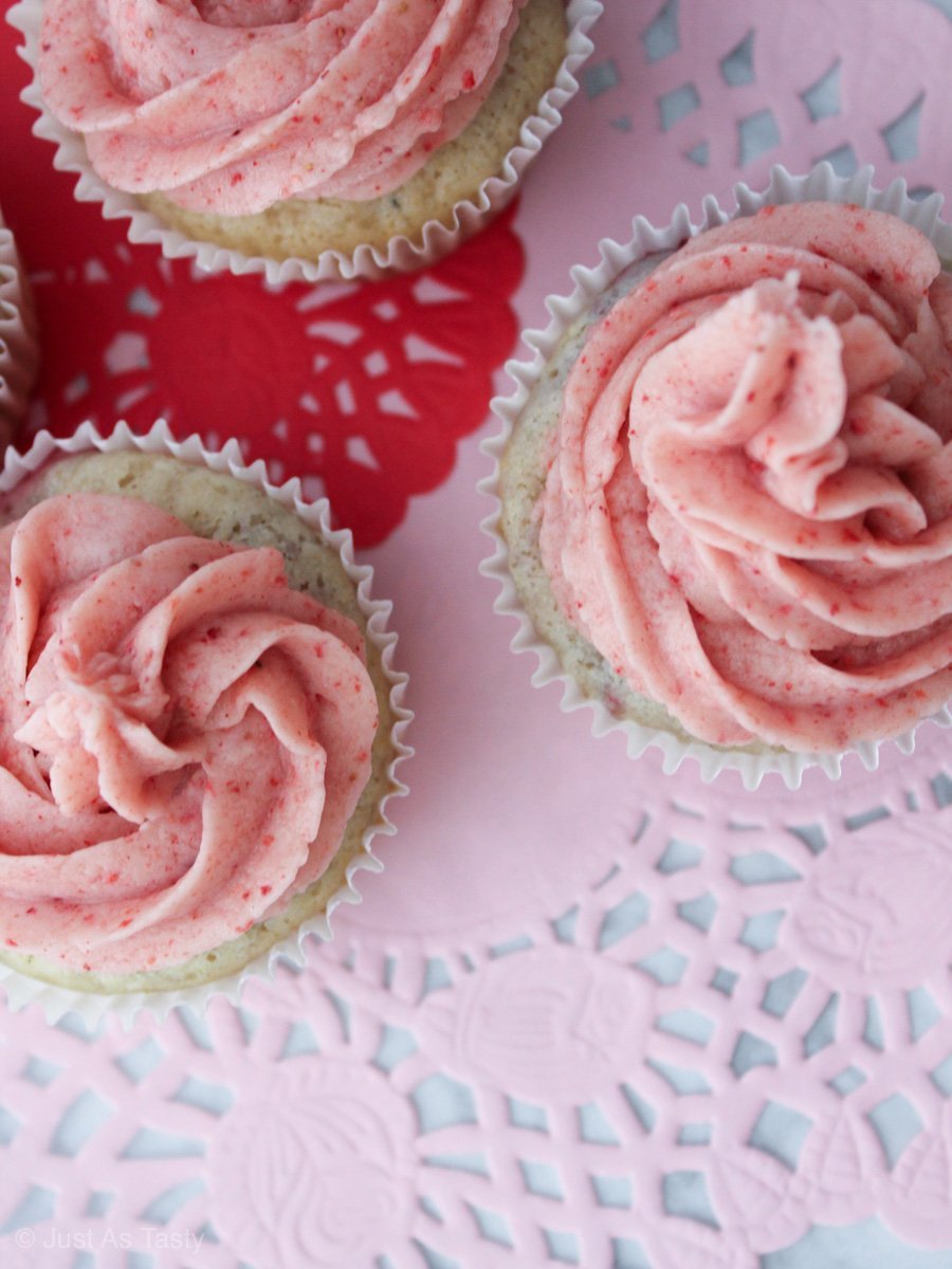 Cupcakes with pink swirl frosting